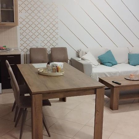 V2 Lux Apartment アレクサンドルポリス エクステリア 写真